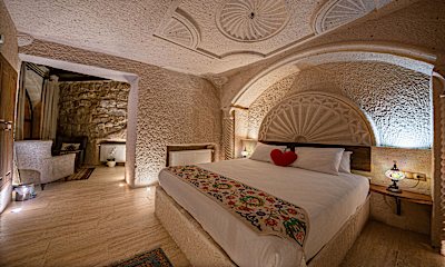 Deluxe Cave Room
